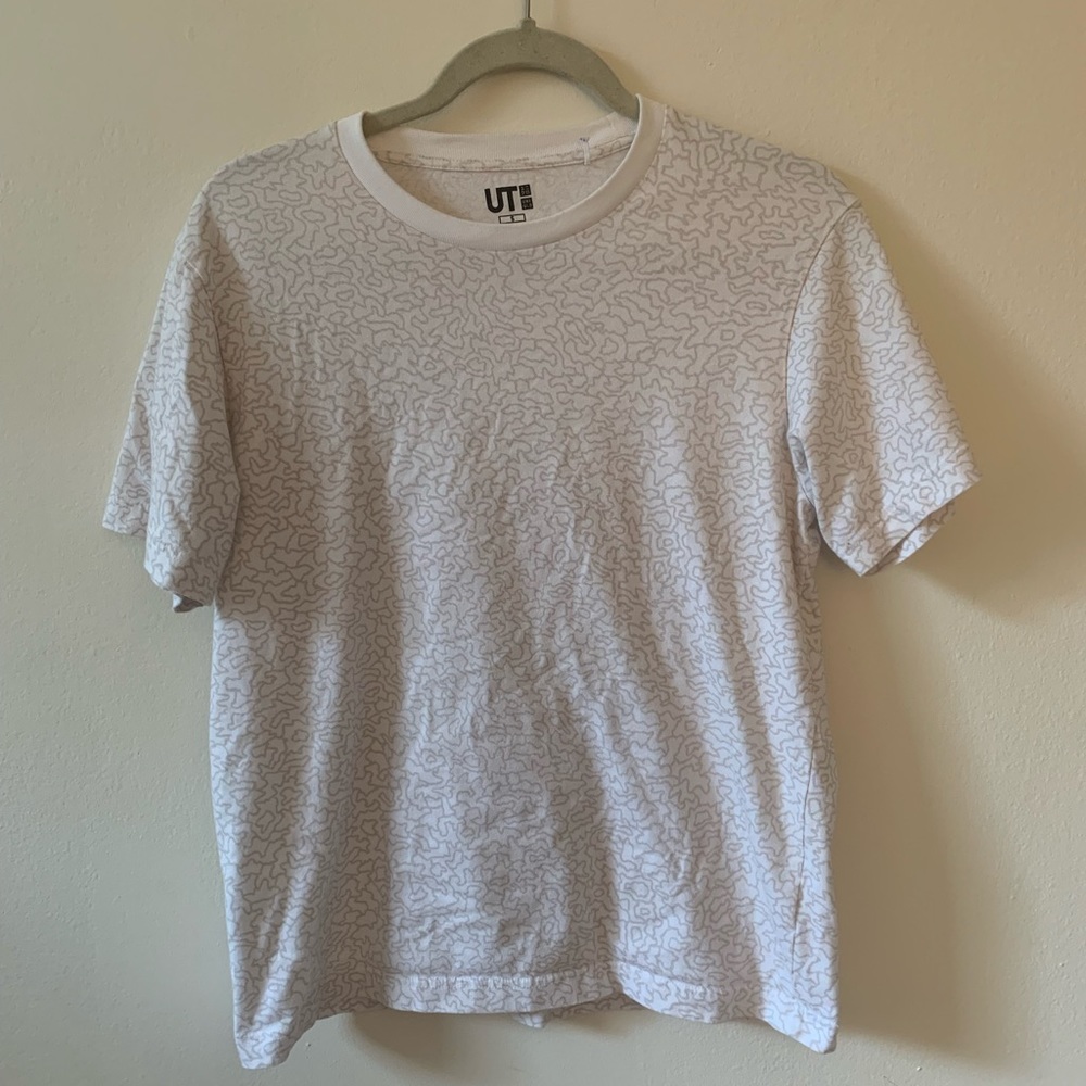 Uniglo graphic t shirt